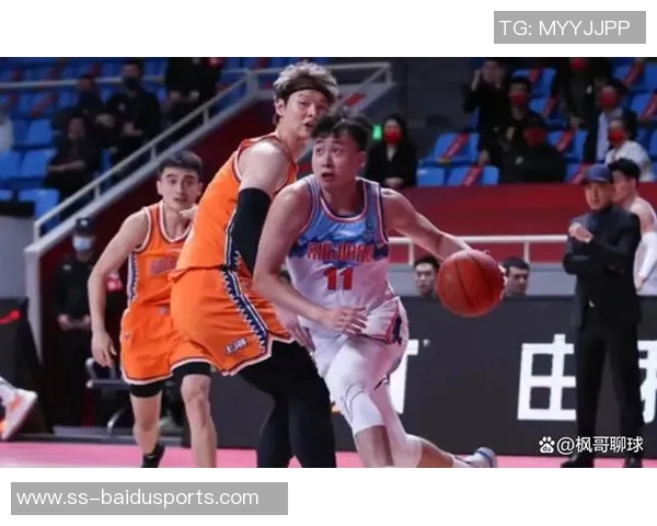 官宣震撼：齐麟用球砸裁判事件全面解析与反思